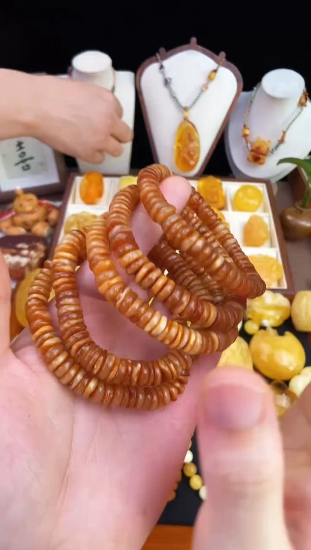 琥珀未镶嵌珠宝奇石多样性发其一