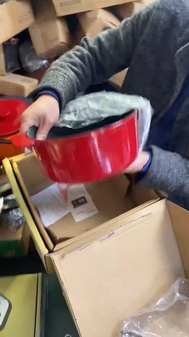 1素味珐琅锅24有盖 红色 微瑕