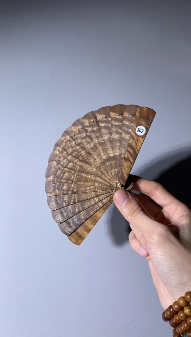 【闪购商品】金丝楠木雕302号10cm金丝楠迷你扇
