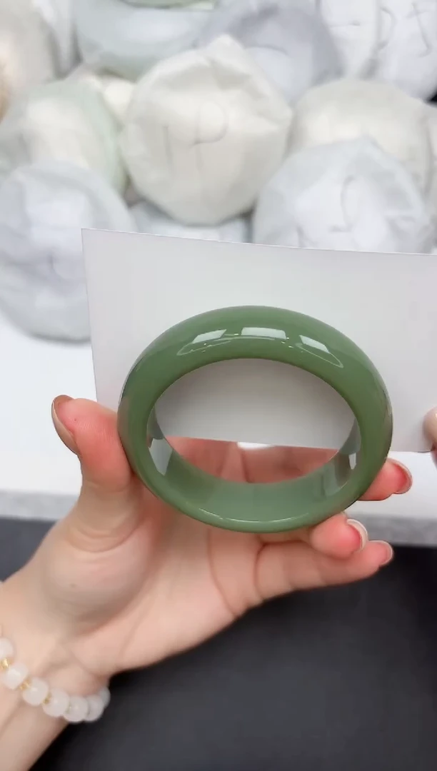 未镶嵌手镯石英质玉39/5354