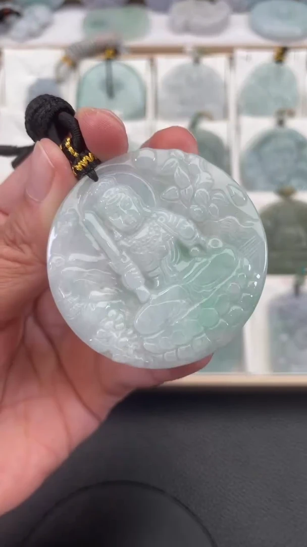 颈饰未镶嵌翡翠天然缅甸翡翠A货360