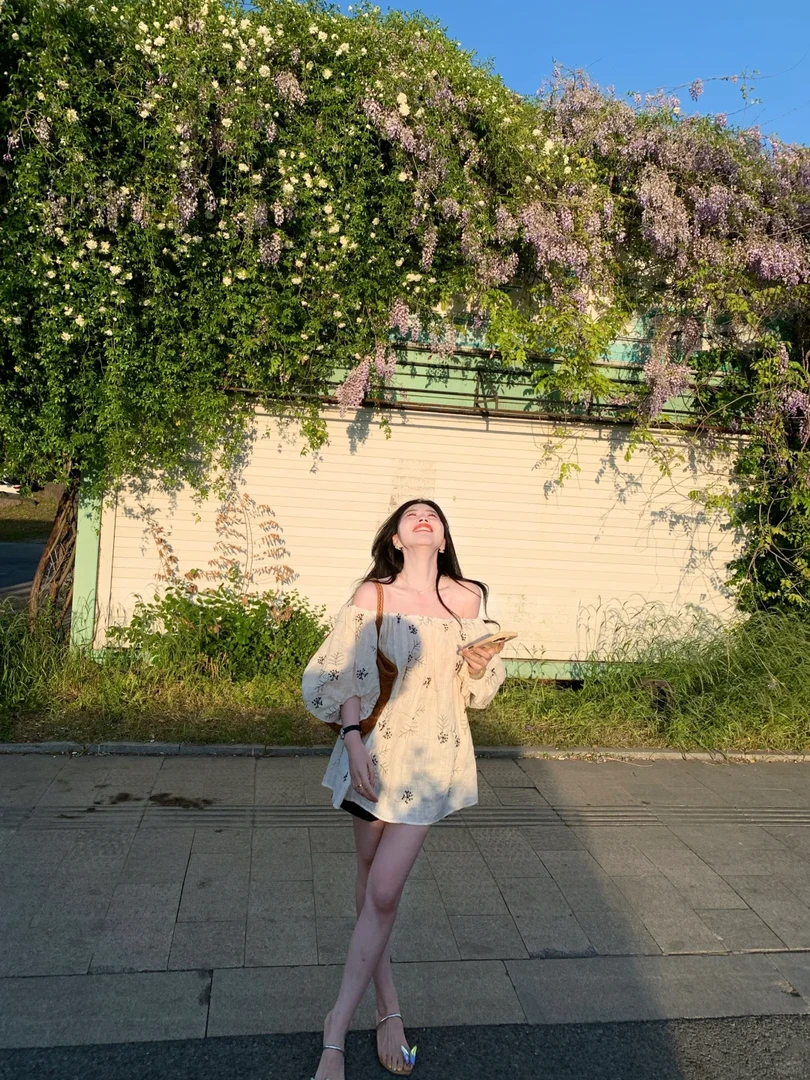 2025夏季搭配一整套高级感一字领泡泡袖上衣高腰短裤气质两件套女