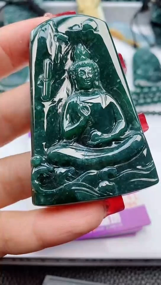 【闪购商品】翡翠颈饰未镶嵌