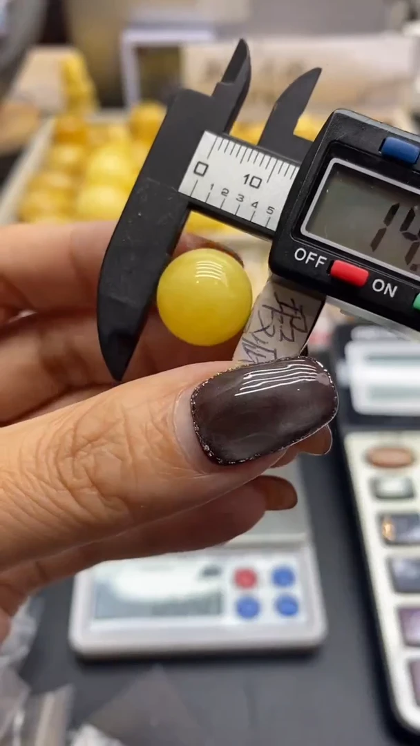 琥珀未镶嵌珠宝奇石2324