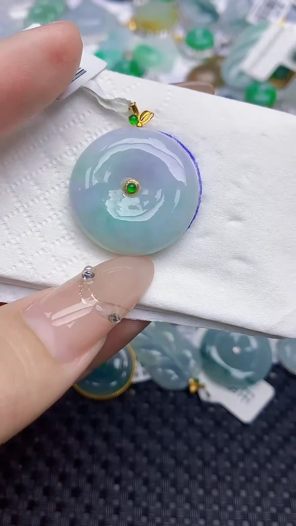 颈饰18K金镶嵌翡翠211   天然翡翠A货  百元以上9米证书费自理