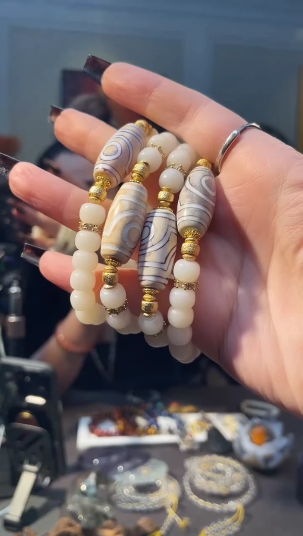 琉璃/树脂/塑料类奶皮两眼手串