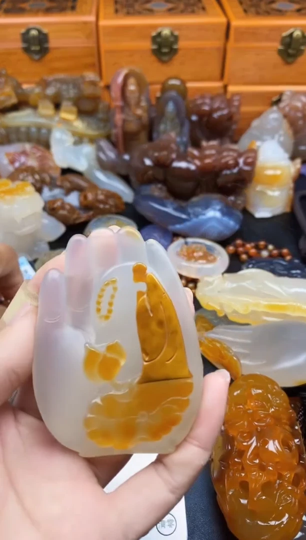未镶嵌挂件玛瑙/玉髓《****华ll