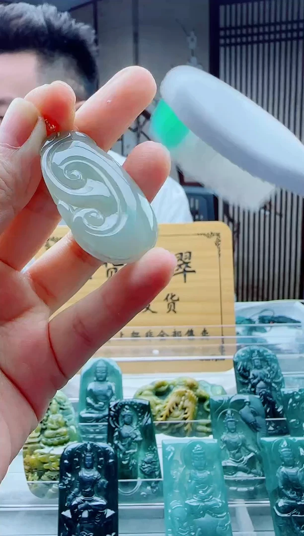 颈饰未镶嵌翡翠多样性发其一