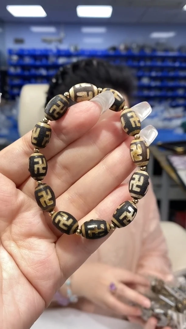 玛瑙/玉髓手串未镶嵌Q00245