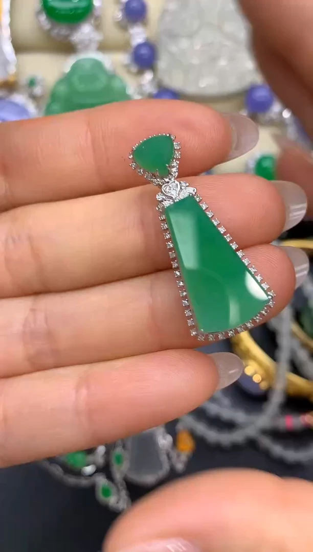 翡翠18K金镶嵌颈饰407-中国好珍宝