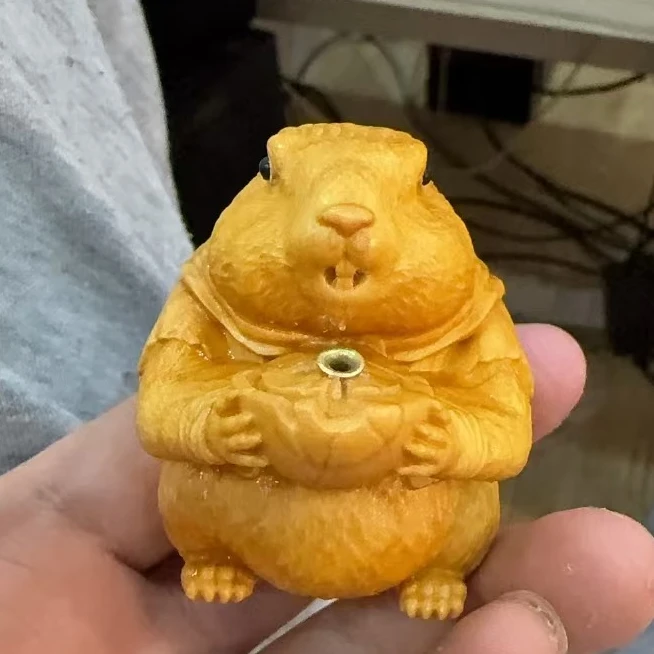 崖柏土拨鼠手把件香插一个