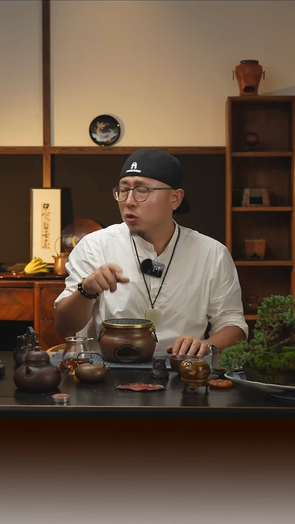 双耳提梁     炉子