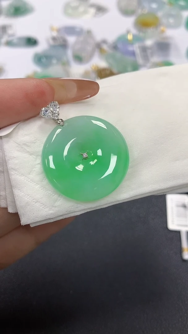 颈饰22K金镶嵌翡翠a货假一赔三支持复检百元上9元证书费自理