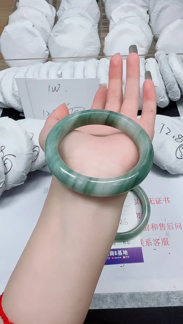 石英质玉手镯未镶嵌79 52