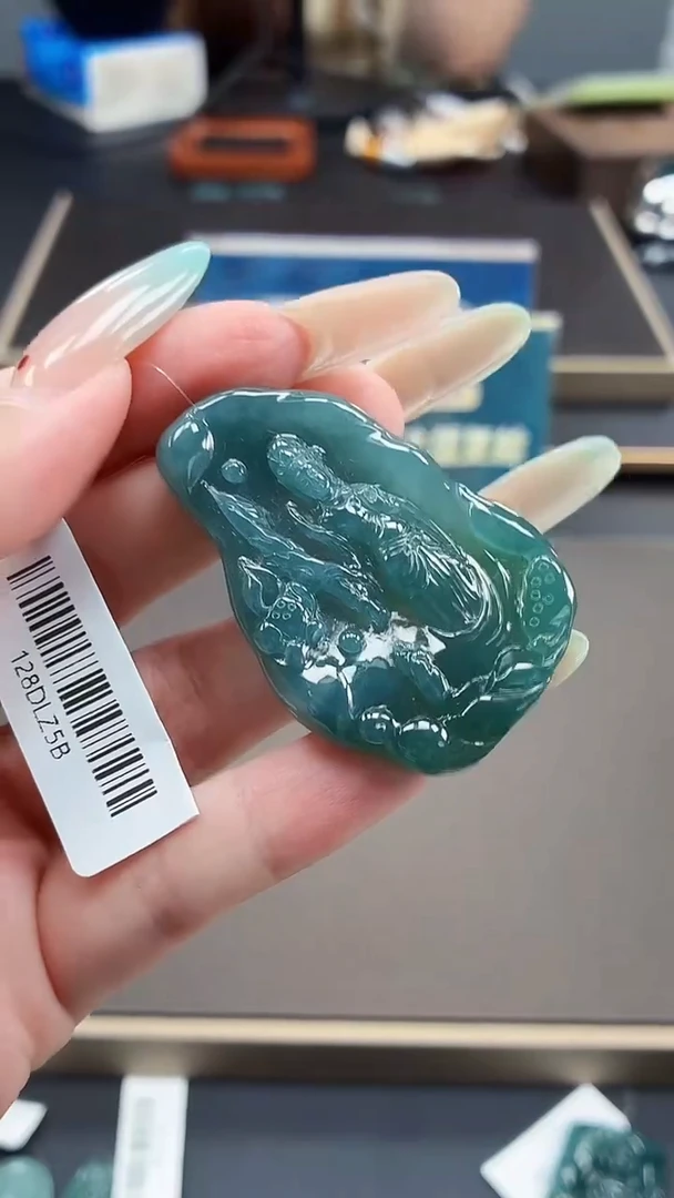翡翠未镶嵌颈饰DLZ25081167