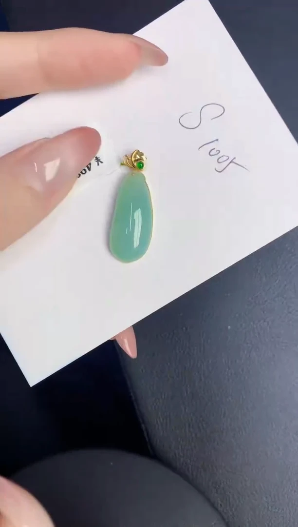 翡翠18K金镶嵌颈饰天然缅甸A货翡翠