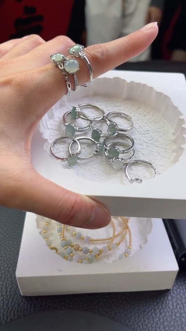 【闪购商品】翡翠挂件合金边城刀客/562326/多样性发一