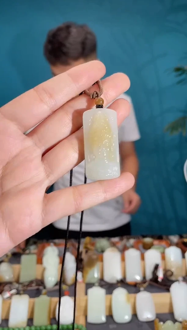 颈饰未镶嵌和田玉1