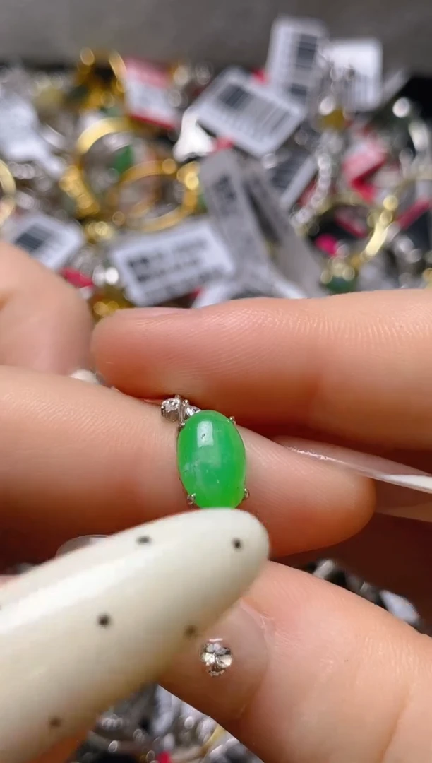 银S925镶嵌戒指翡翠百内无证书