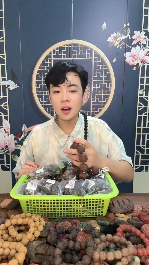 泥塑 泥塑红麝扎基球手持