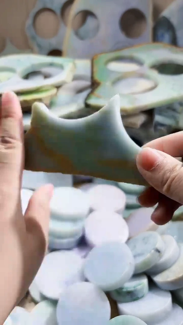 翡翠未镶嵌颈饰翡翠A货 姜谭701