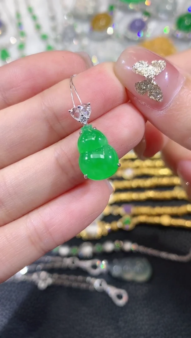 吊坠(不含链)18K金镶嵌翡翠a83