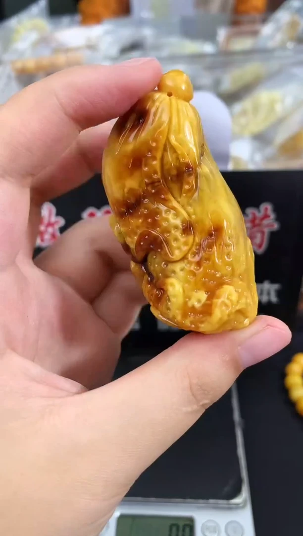 蜜蜡未镶嵌珠宝奇石103