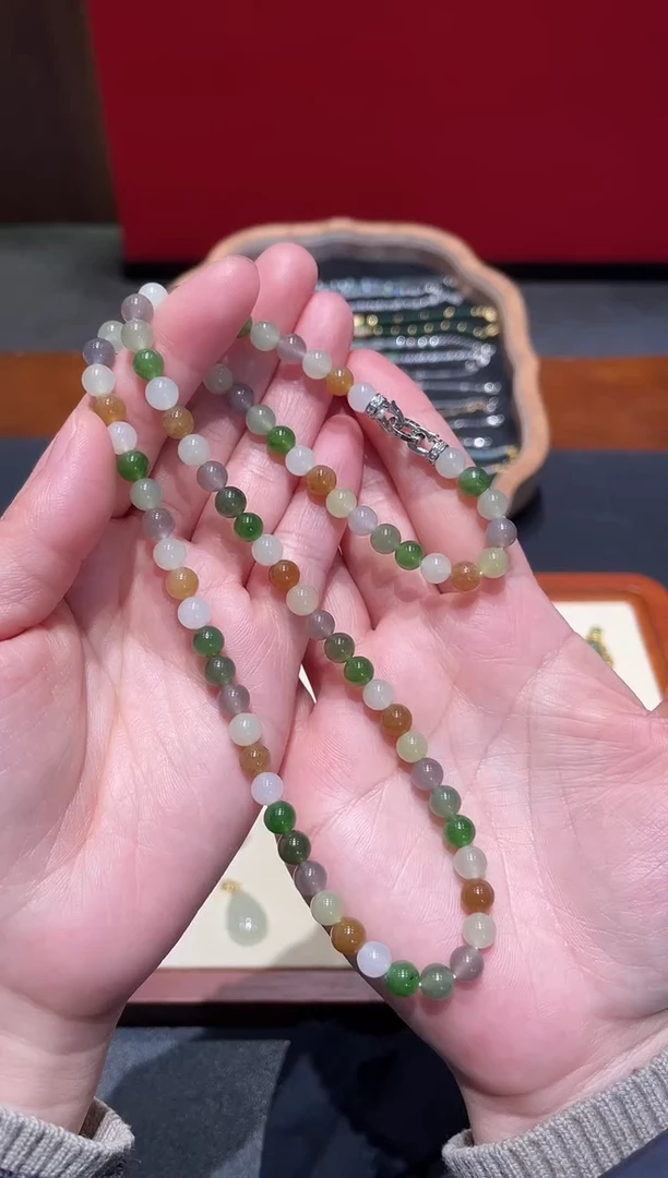 颈饰未镶嵌和田玉多宝珠链