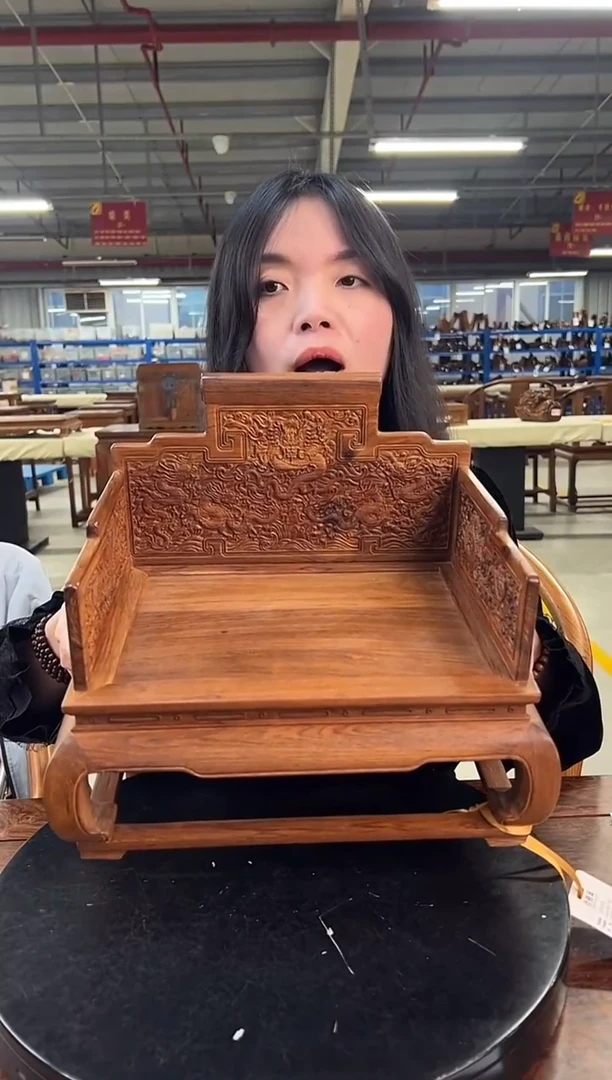 木Q****nDZ156-P7MK云龙纹宝座模