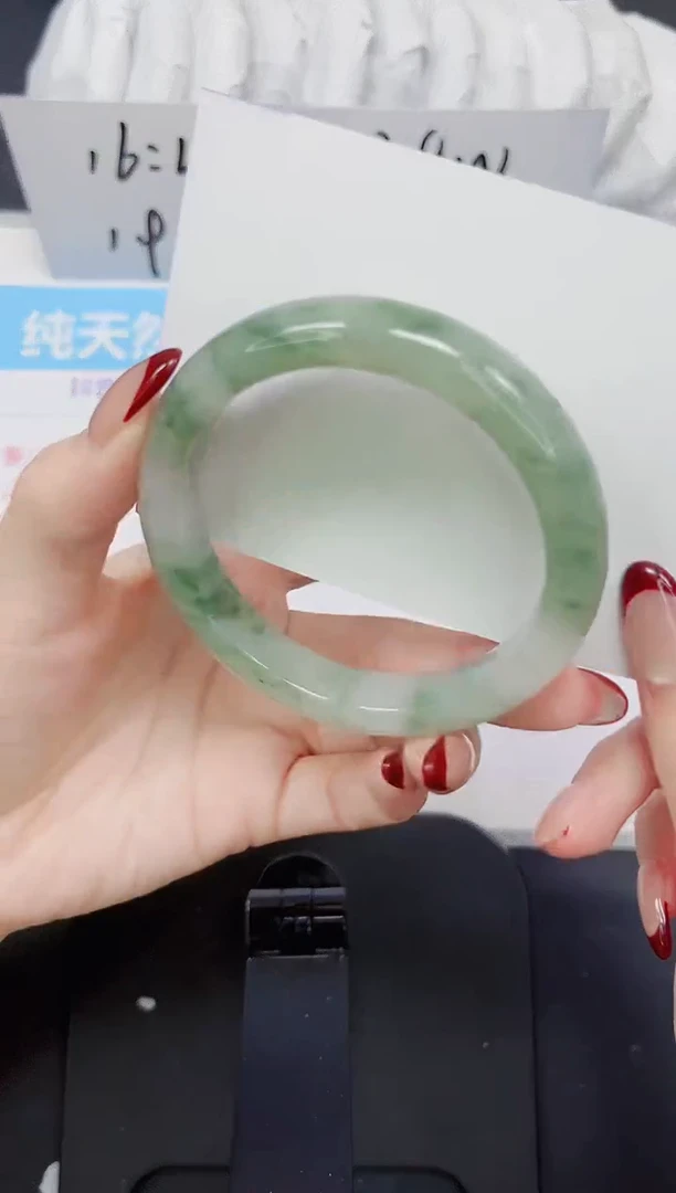 【闪购商品】石英质玉手镯未镶嵌293