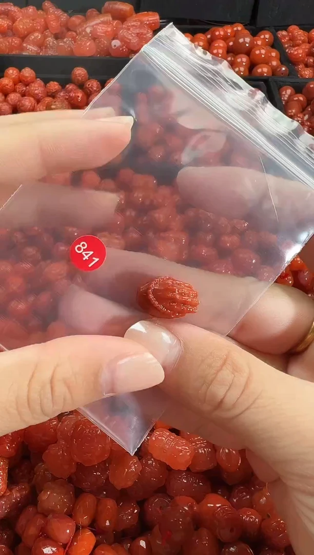 颈饰未镶嵌南红玛瑙1