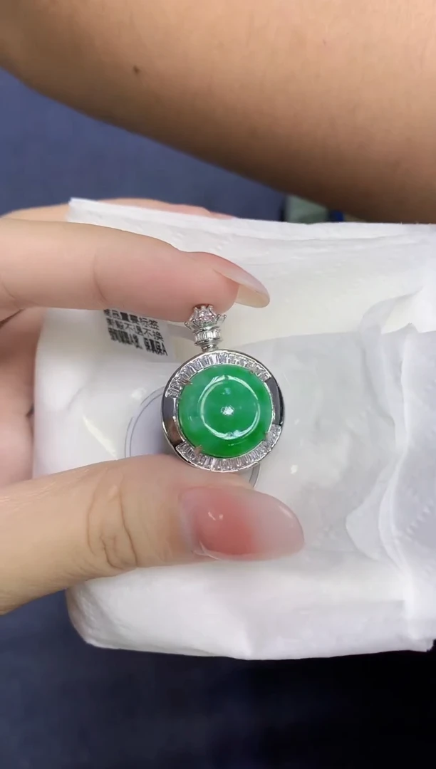 颈饰未镶嵌翡翠天然缅甸翡翠A货多样性发一件