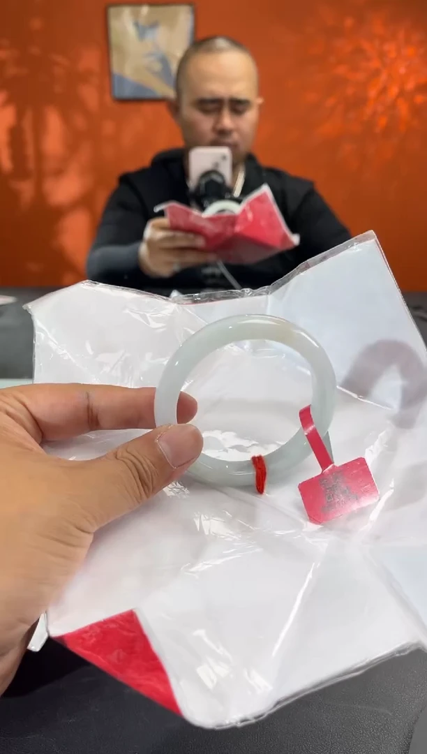 未镶嵌手镯翡翠17        圈口57