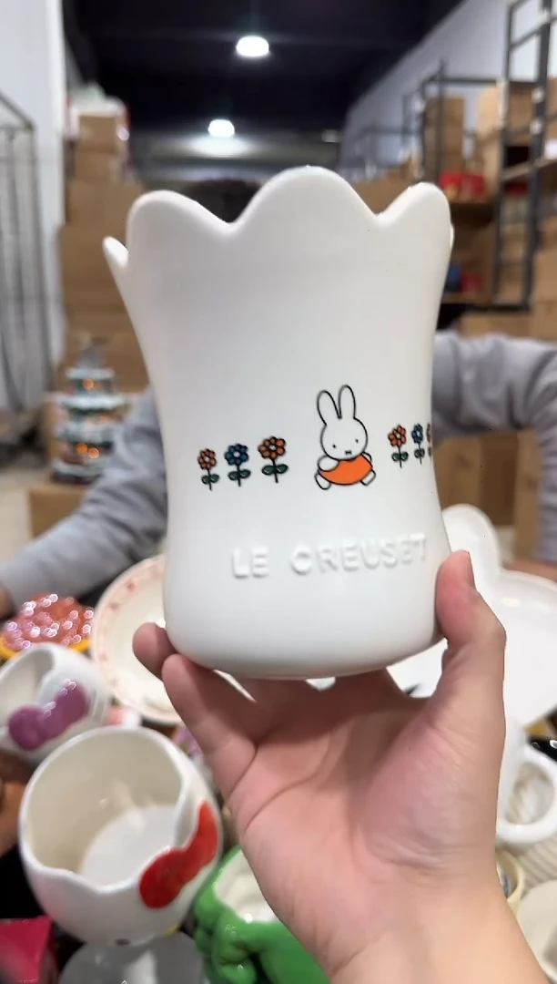 瓷片米菲兔花盆