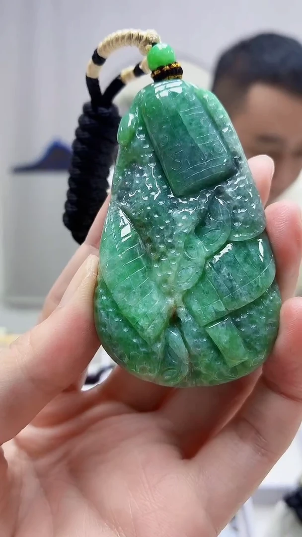 未镶嵌定制翡翠4898zm-毛货挂件69八破图