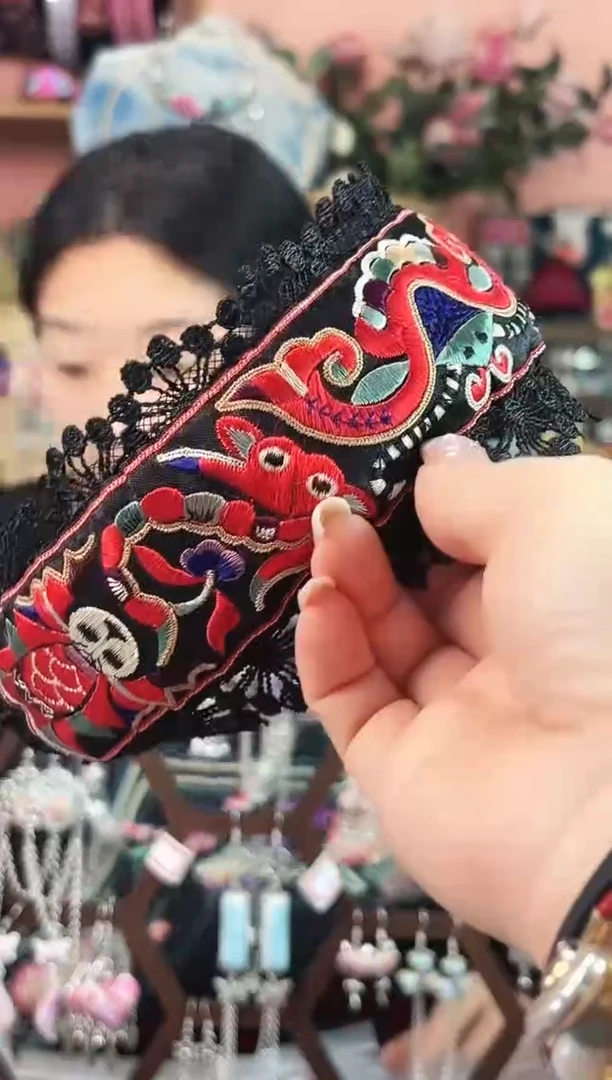 艺枝独绣手工饰品133