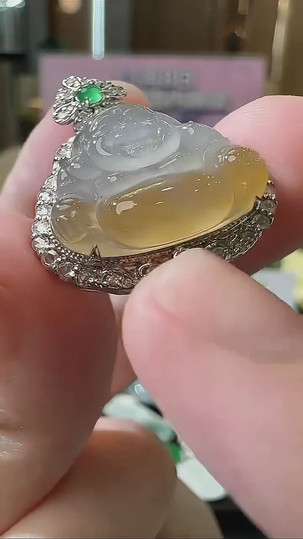 颈饰18K金镶嵌翡翠天然A货翡翠