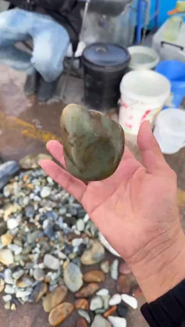 未镶嵌戒指和田玉（糖玉）和田玉