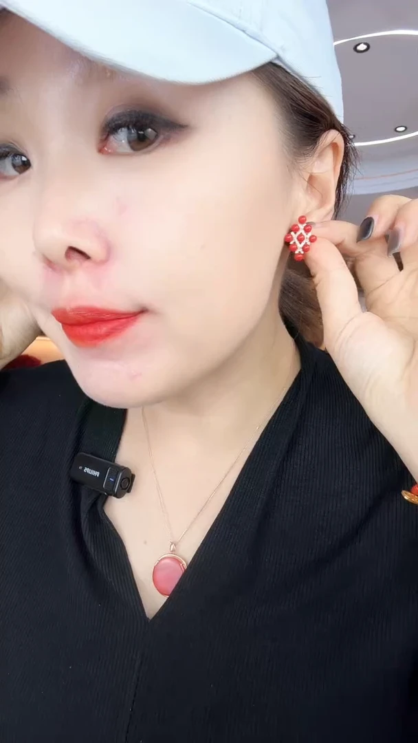 菱形9个红圆珠子 耳钉