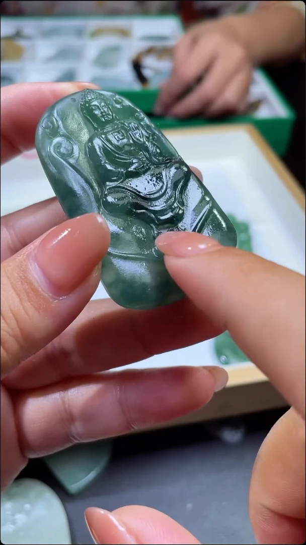 定制翡翠未镶嵌人物