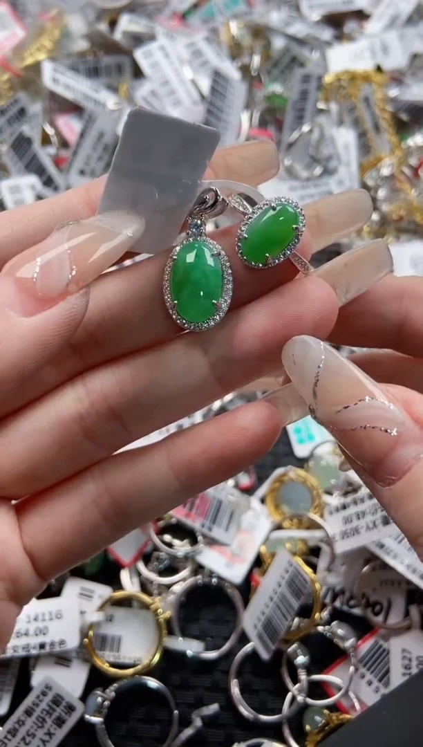 银S925镶嵌戒指翡翠8888    1