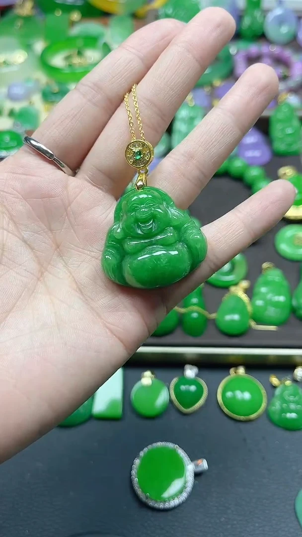 颈饰未镶嵌翡翠绿大佛