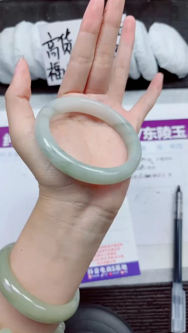 未镶嵌手镯石英质玉A194-57.58