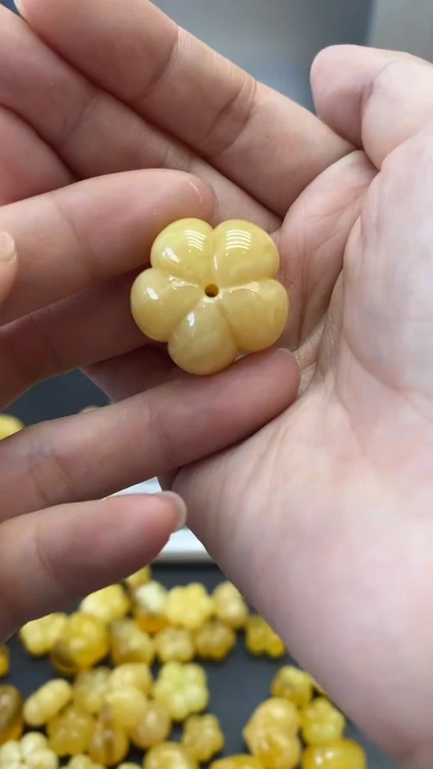 琥珀未镶嵌珠宝奇石1228