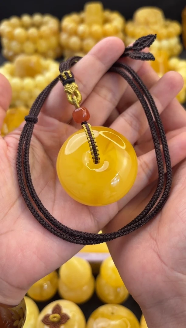 蜜蜡颈饰未镶嵌焦皮料橘黄满蜜平安扣