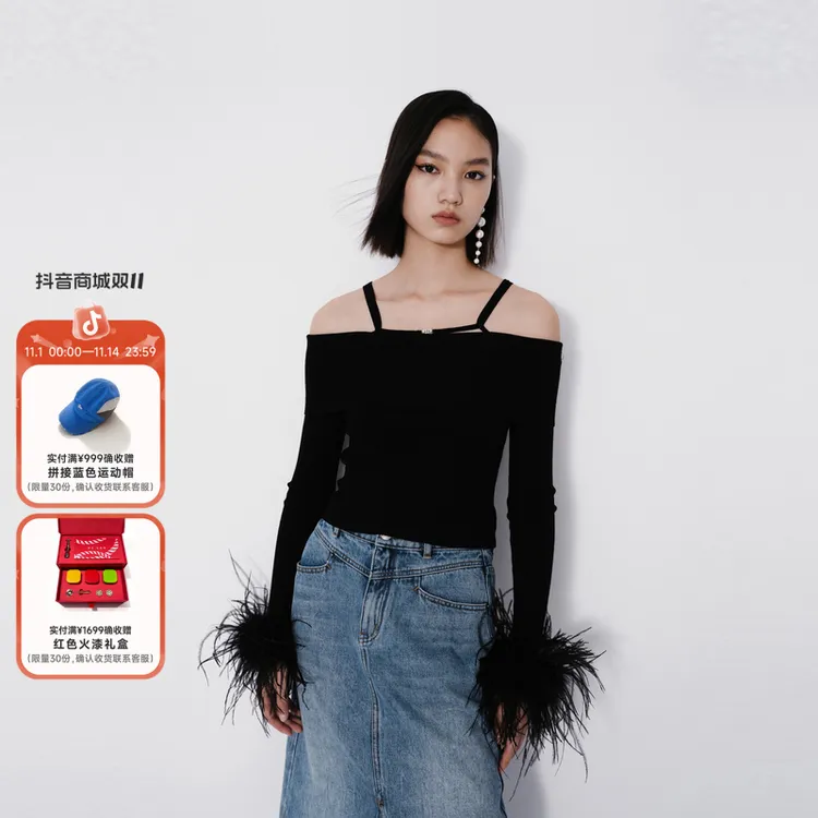 REVAN芮范秋新品黑色一字翻领毛织上衣RM70601172