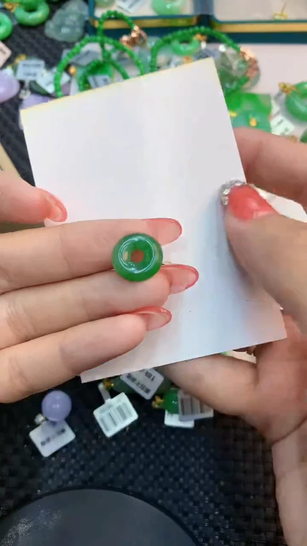 颈饰未镶嵌翡翠1