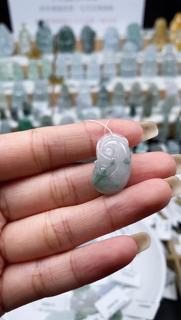 翡翠未镶嵌吊坠(不含链)吊坠     27