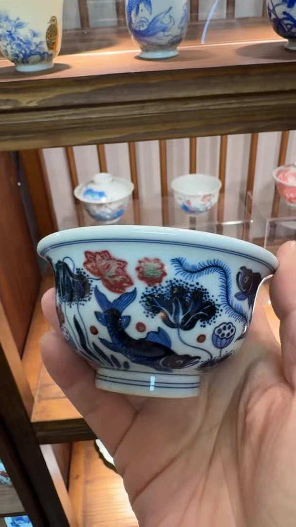 釉里红手绘压手杯