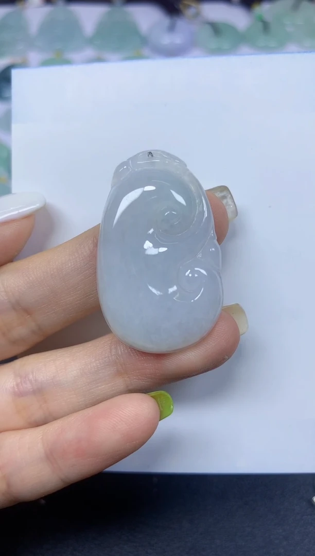 翡翠未镶嵌颈饰紫**记挂件